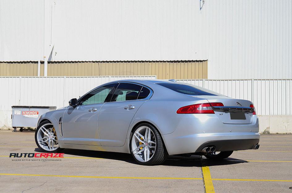 JAGUAR XF IFG 37 SILVER